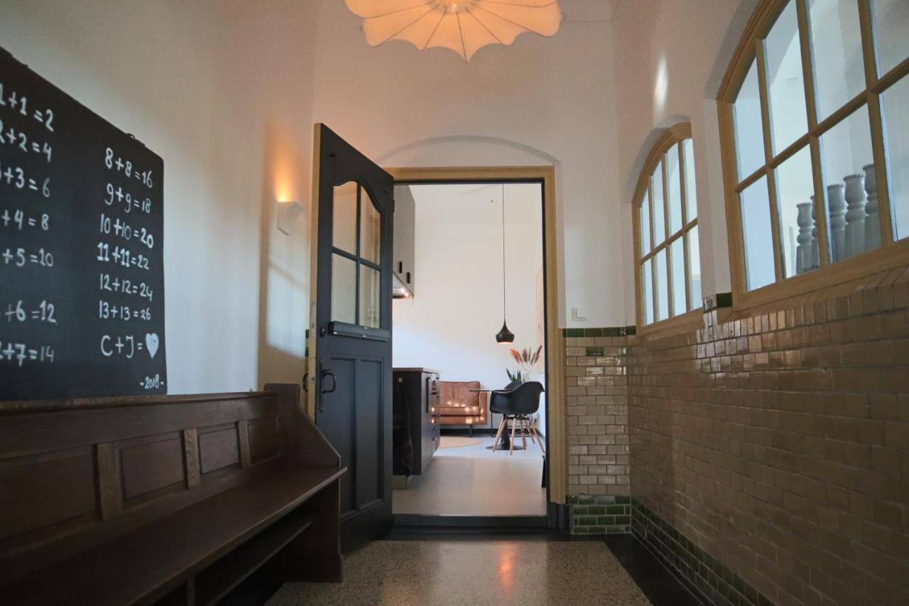 Overnachten In De Oude West-Indieschool Enschede Esterno foto
